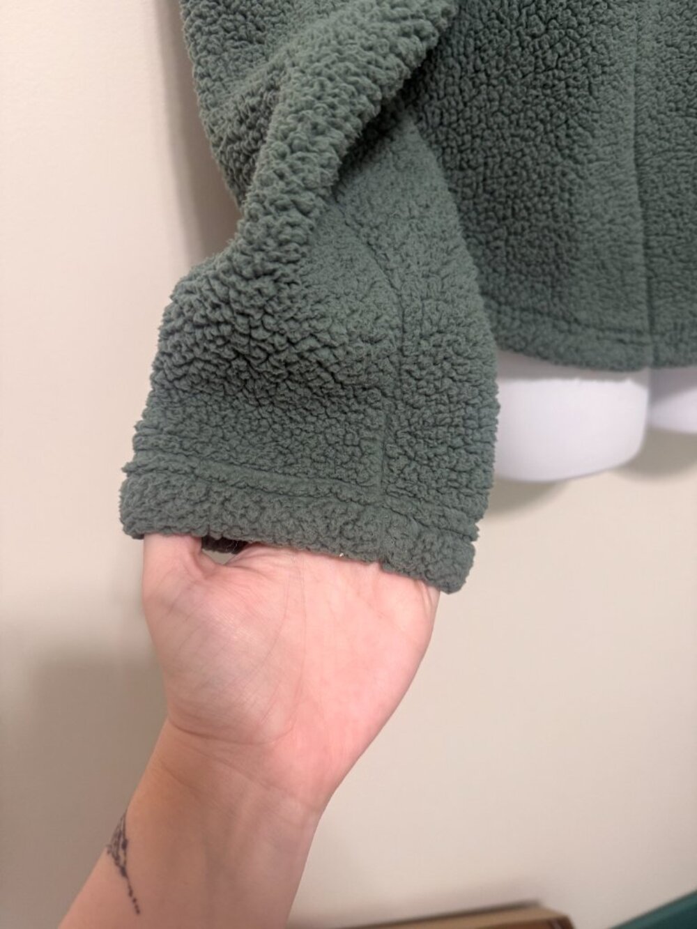 Sage Green Sherpa Teddy Fleece Cowl Neck Pullover Size L - Picture 7 of 8